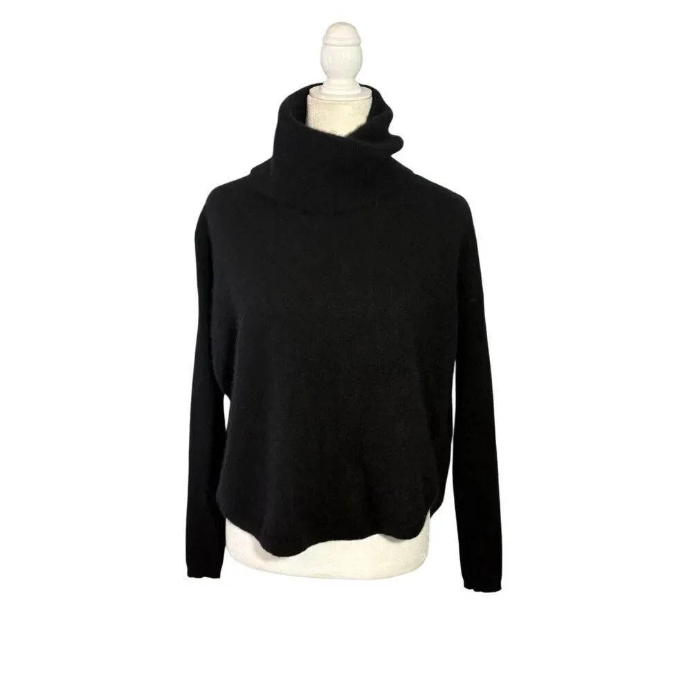 Saks Fifth Avenue black slouch neck cashmere sweater - S